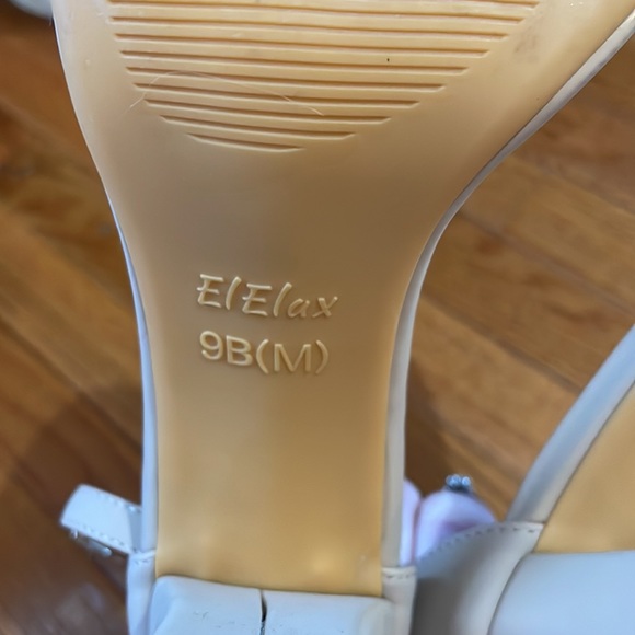 Nude size 9 open toe heels - Picture 4 of 7